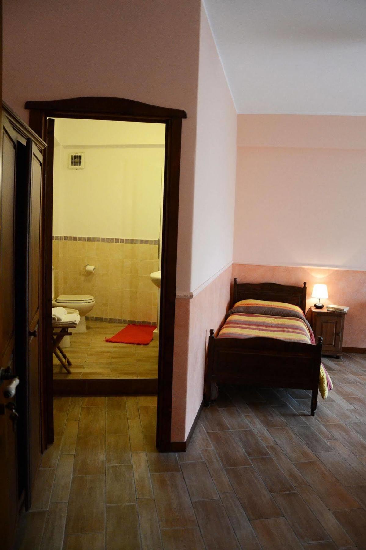 B&B Notti E Dintorni นีโกโลซี ภายนอก รูปภาพ